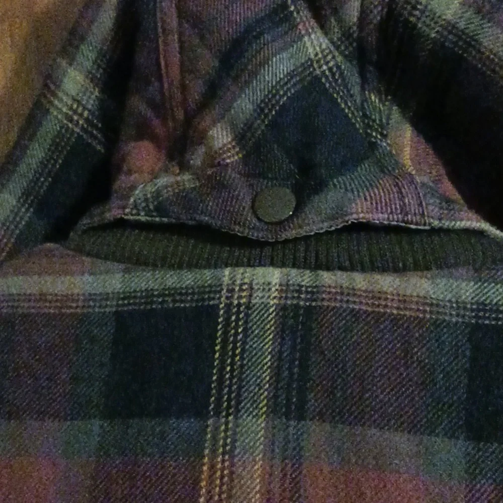 Vest - Picture 3 of 4